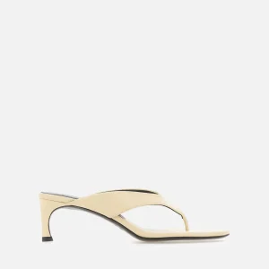 Mules in pelle con tacco kitten